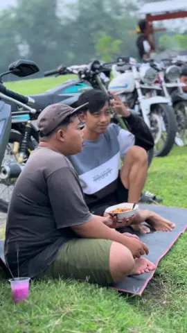 Nyapo wong lanang nek mangan kok mesakne ?