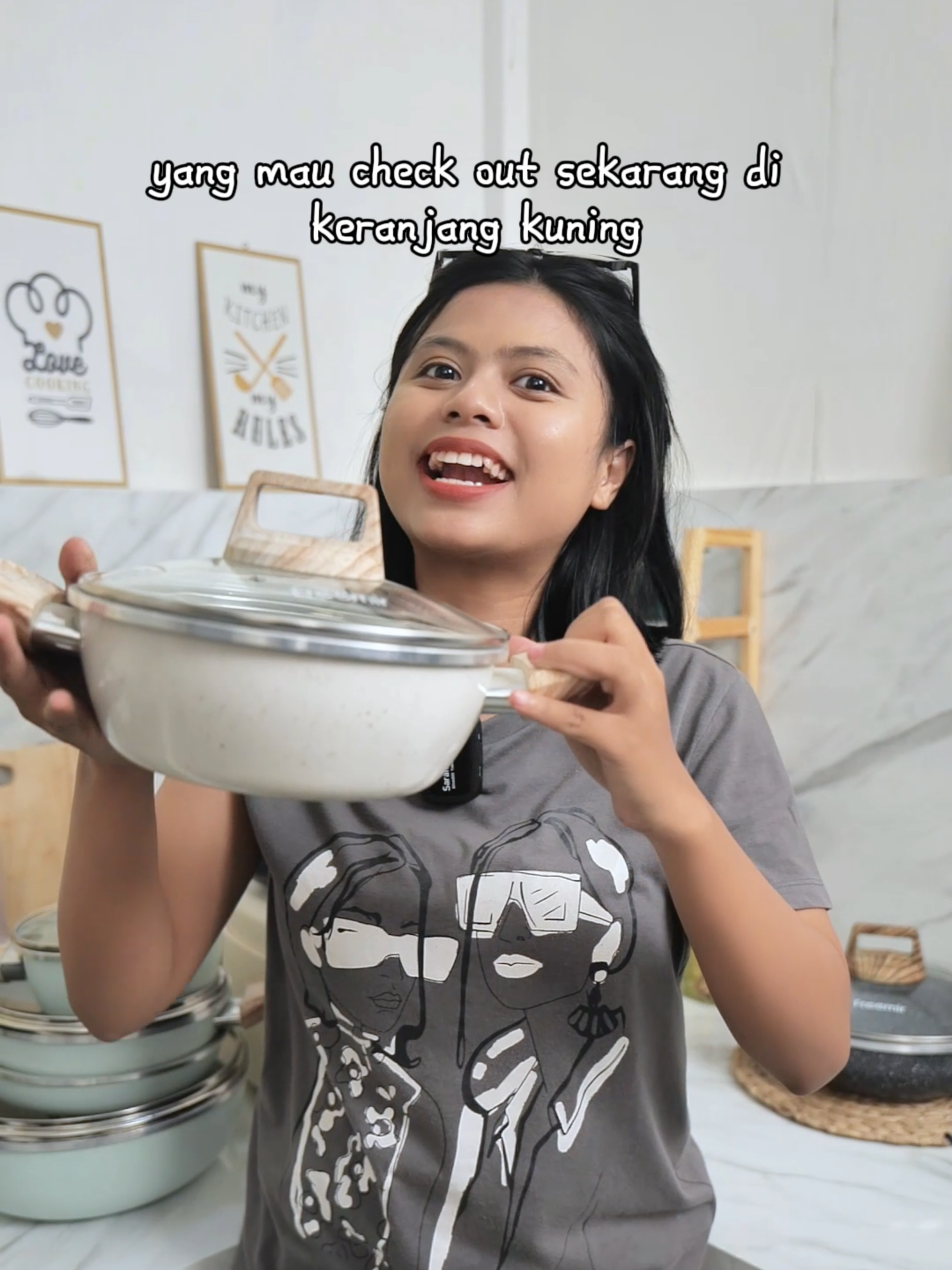 Bun...!!! Di Video ini lagi ada promo loh untuk wajan ukuran 20 cm..!!! Kalo mau?? Cek keranjang kuning yaaaa...!!!! #fyp #fypシ゚viral #wajanviral #wajanantilengket #wajanpemanggang #wajan #panci