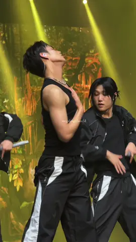 WHAT IS THIS?!?!? #p1harmony #p1ece #p1harmonyedit #p1harmonyintak #hwangintak 