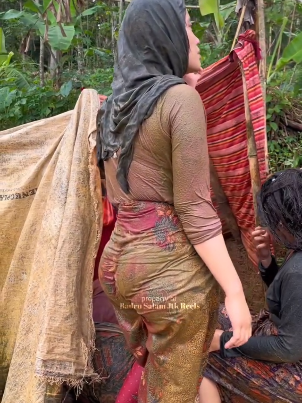 Ning milah ikut antri🤣 #gadisdesa #jandadesa #jandamuda #fypシ゚ #fypviralシ 