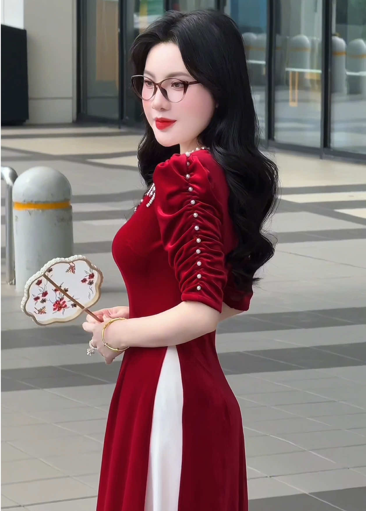 Áo dài giúp chị em nổi bật #aodaithaomy #aodaivietnam #aodai 