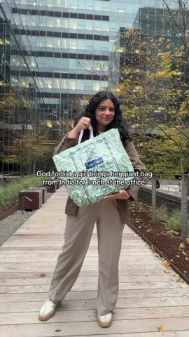 the shopping bags from India are soooo good #browngirl #browntiktok #corporategirlies  #corporatelife 