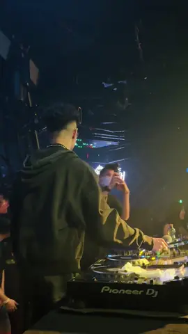 မလိမ်နဲ့တော့ နင့်စိတ်ထဲက ချစ်နေတာ #burmesesmash #dj #transporterspaceclub #foryoupage #fyp 