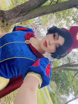 #fyp #disneycosplay #snowwhite #snowwhitecosplay 