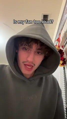 Level up your sound game for cheap! #fyp #viral #wirelessmicrophone #contentcreationonabudget #soundquality 