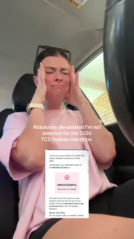 Lowkey immediately regretted going into the ballot.  Whilst I LOVED running my half marathon, I’m come to terms with social media glamourising marathons.  #Running #runtok #marathons #sydneymarathon #abbotmarathonmajors 