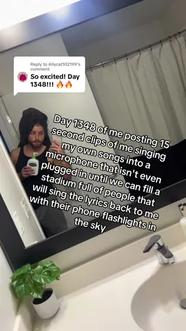 Replying to @Allycat102199 I m too #1348 #day1348 #independentartist #darrenrita 