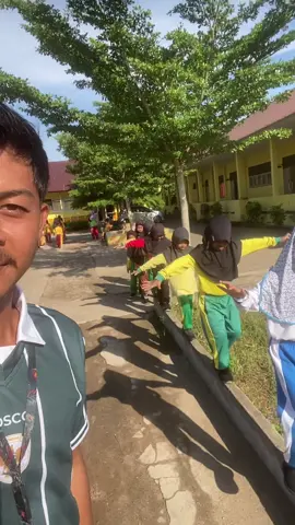 Hari yang cerah jalan pagi bersama anak-anak #janganlupaolahraga #gurupjok #fyp 