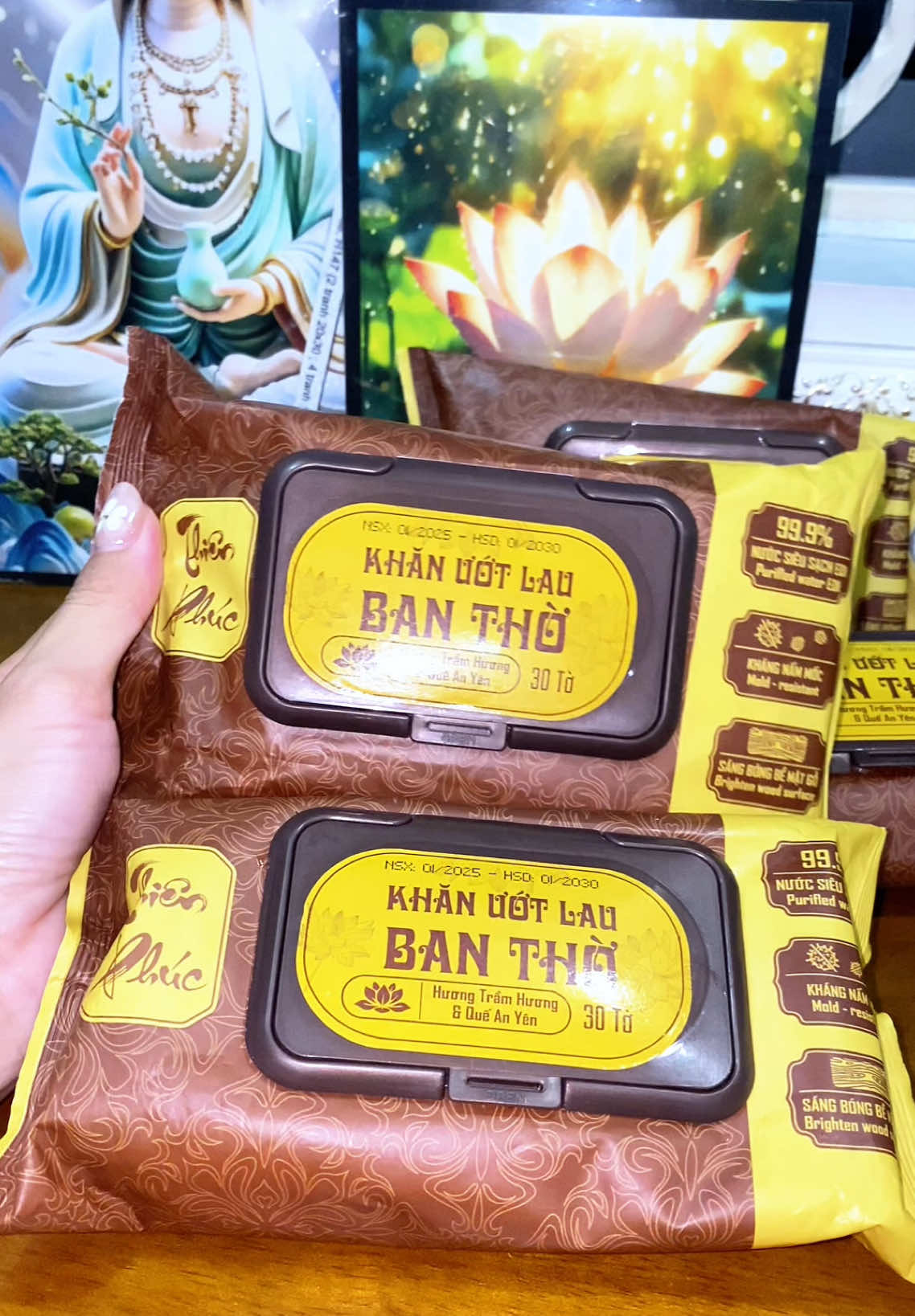 Khăn ướt lau ban thờ hương trầm quế cảng lau càng thơm #TAPHOANHACOBA #khanuot #khanuotlaubanthothienphuc #khanuotlaubantho  @TẠP HOÁ NHÀ CÔ BA  @TẠP HOÁ NHÀ CÔ BA  @TẠP HOÁ NHÀ CÔ BA 