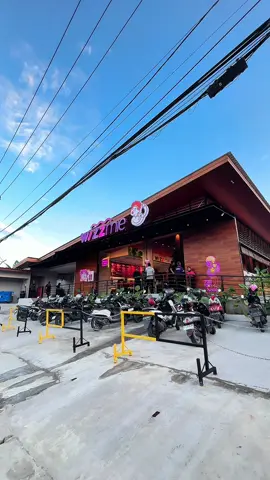 Akhirnya wizzmie buka cabang pertama di samarinda dan lagi ada spesial Promo Grand Opening di tgl 30 Oktober 2025 !! Promo - Buy 1 get 1 Menu mie / Dimsum 30 Oktober 2025 - Buy 1 get 1 KHUSUS menu mie 31 Oktober - 12 November 2025 - Buy 1 get 1 KHUSUS pembelian min 60K (3 - 9 November 2025) - Buy 1 get 1 KHUSUS pembelian min 70K (10 -16 November 2025) Syarat dan ketentuan - Hanya berlaku DINE IN - Wajib Follow Instagram Wizzmie - Hanya berlaku pembelian di kasir - Wajib membeli menu minuman 💸 di dalam video 📍 Jl. D.I Panjaitan Samarinda Yuk follow @jajankeliling.smr untuk konten review lainnya‼️ #jajankelilingsamarinda #kulinersamarinda #rekomendasikulinersamarinda 