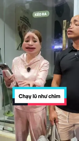 Trung bình tình trạng vợ chồng Uyên chống lũ mấy ngày nay 😭😭 như chim luôn #uyenlee #lulutmientrung 