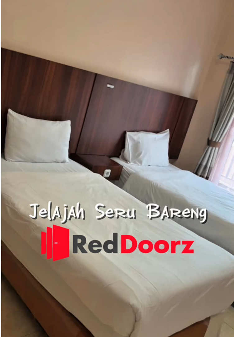 Tempat penginapan yang lokasinya deket banget dari pasar tradisional yang ada di Kota Padang (Pasar Raya), dan deket juga buat kemana-mana, cocok buat kamu yang lagi berliburan di Kota Padang. Untuk pemesanannya lewat aplikasi RedDoorz dan gunakan kode vouchernya YUKNGINEP untuk dapatkan potongan harga diskonnya! 📍Jl. Kp. Jawa Dalam ll No.18, Kp, Jao. Kec. Padang Barat #RedTRavelers #BukaSemuaPintu #RedDoorz #promomakangajian #fyp 