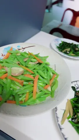 Allhamdulilah kelar juga masak sendiri g ada yg bantu in strong 