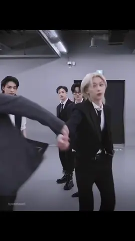 #hyunlix  Hyunjin's reaction..🥟🙄🐣😂😂#សតិអារម្មណ៍សាហាវ🤣 #ប្រលោមលោកbl🏳️‍🌈 #straykids 