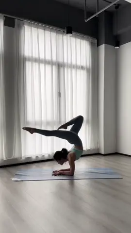 #yoga #yogapractice #yogagirl #yogapose #yogadaily #yogabalance #yogalife #yogalove #yogateacher #yogatiktok 