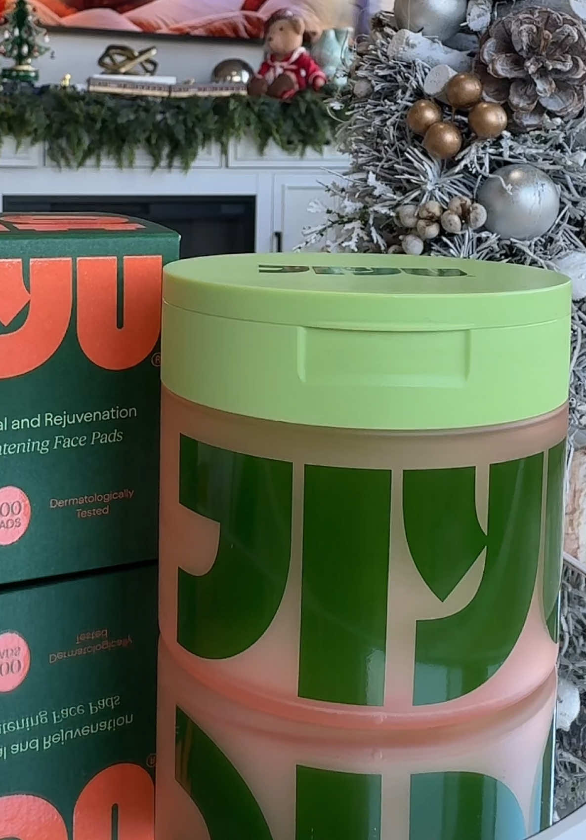 Daily glow, dark spot magic 💚✨ @JiYu Skin  #TikTokShopMadeMeBuyIt #GlowUpRoutine #SnailMucinMagic #SkincareEssentials #mia_manhattan_ny