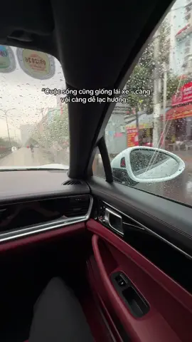 “Cuộc sống cũng giống lái xe – càng vội càng dễ lạc hướng.”#binhxesang #xeluot #porsche #pov #panamera 