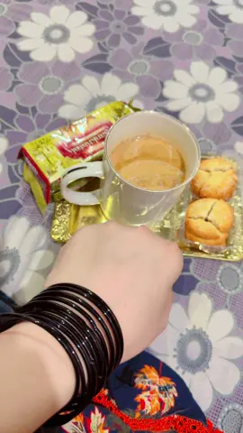 Which one is Your favourite 🍪 #AikArielBees 