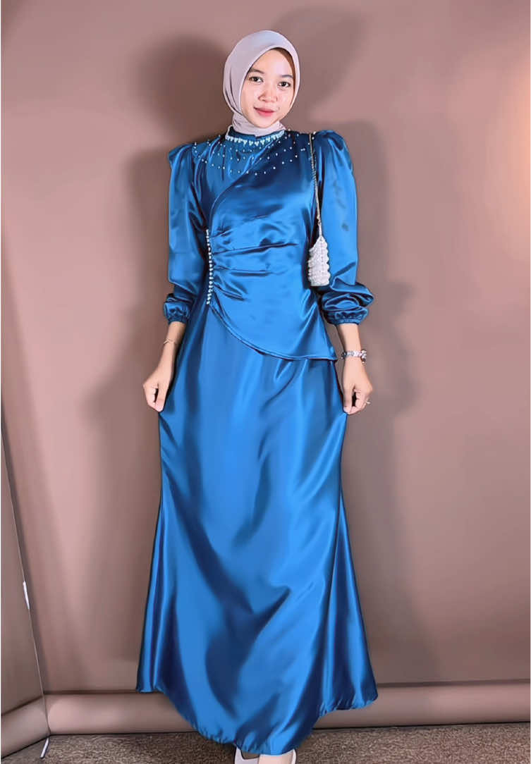 vina dress aku sampe punya semua warna😭 selain dress nya murah bener2 bagus bgt! #dress #dressmurah #vinadress #dreskondangan 