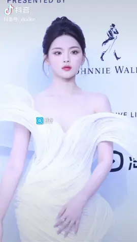 Xem mùa sự kiện năm nay lại nhớ Thịnh điển GQ 2023, tạo hình với mẫu của Hacchic Việt Nam đối lập hoàn tạo hình với Balenciaga 💜 #CapCut #yangchaoyue杨超越 #dươngsiêuviệt #fashion #hacchiccouture