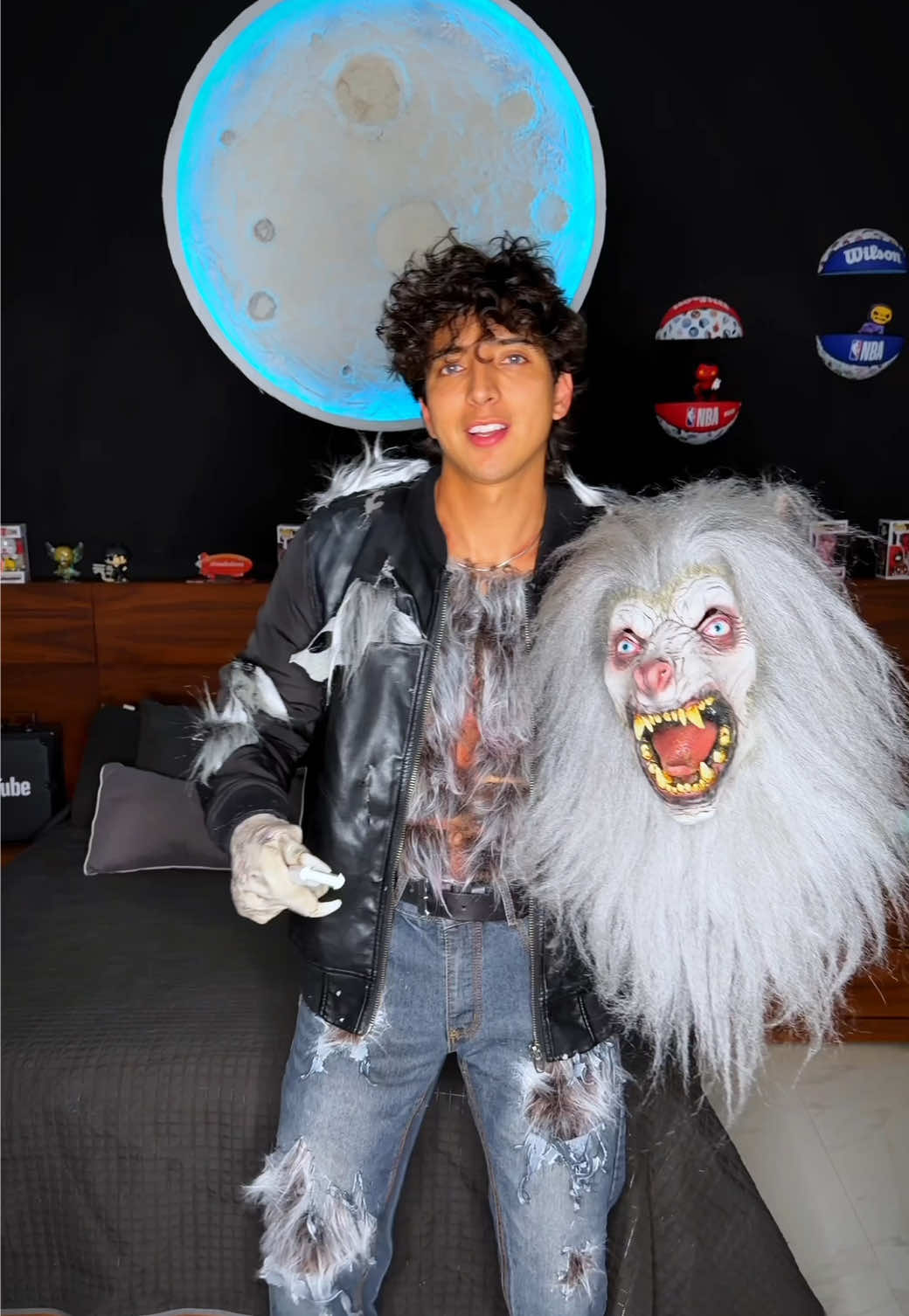 No sé quién tenía que escuchar esto, pero… afeitarte no debería ser una batalla campal 😅 #OneBladeIntimate lo hace tan fácil que hasta da gusto. Sin irritaciones, sin drama, solo piel suave y sin estrés. Lo probé una vez y ya no volví atrás. #AfeitadoSinMiedo  #Publicidad @Philips_mx 