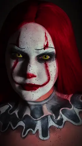 Currently almost done with Stephen King’s “IT” and I’m deeply disturbed🤡 anyone else read it?? #pennywise #stephenkingsit #itclown #pennywisemakeup #halloween 