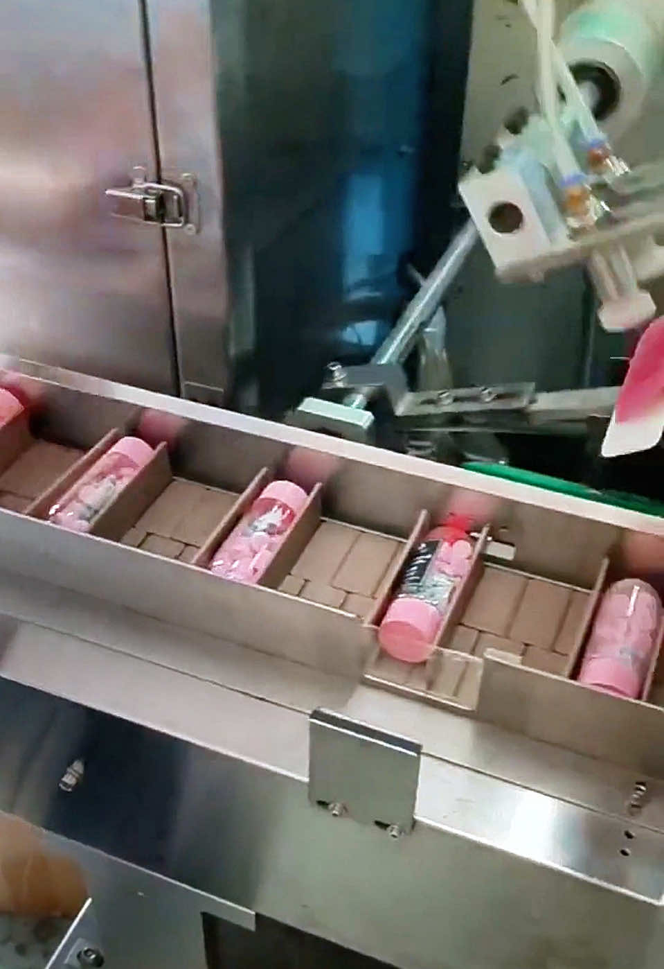 Shower gel shampoo hand sanitizer laundry detergent facial cleanser cream hand cream mouthwash factory ,supports OEM and ODM. #cosmeticfactory #coómeticfactory #oemcosmeticfactory #bathlotion #bathfactory #thebathfactory #bathbodyworkslotion #showergel #shampoofactory #shampoo #laundrydetergent #handsanitizer #skincareproductsfactory #skincareproductsoemfactory #skincareproduct