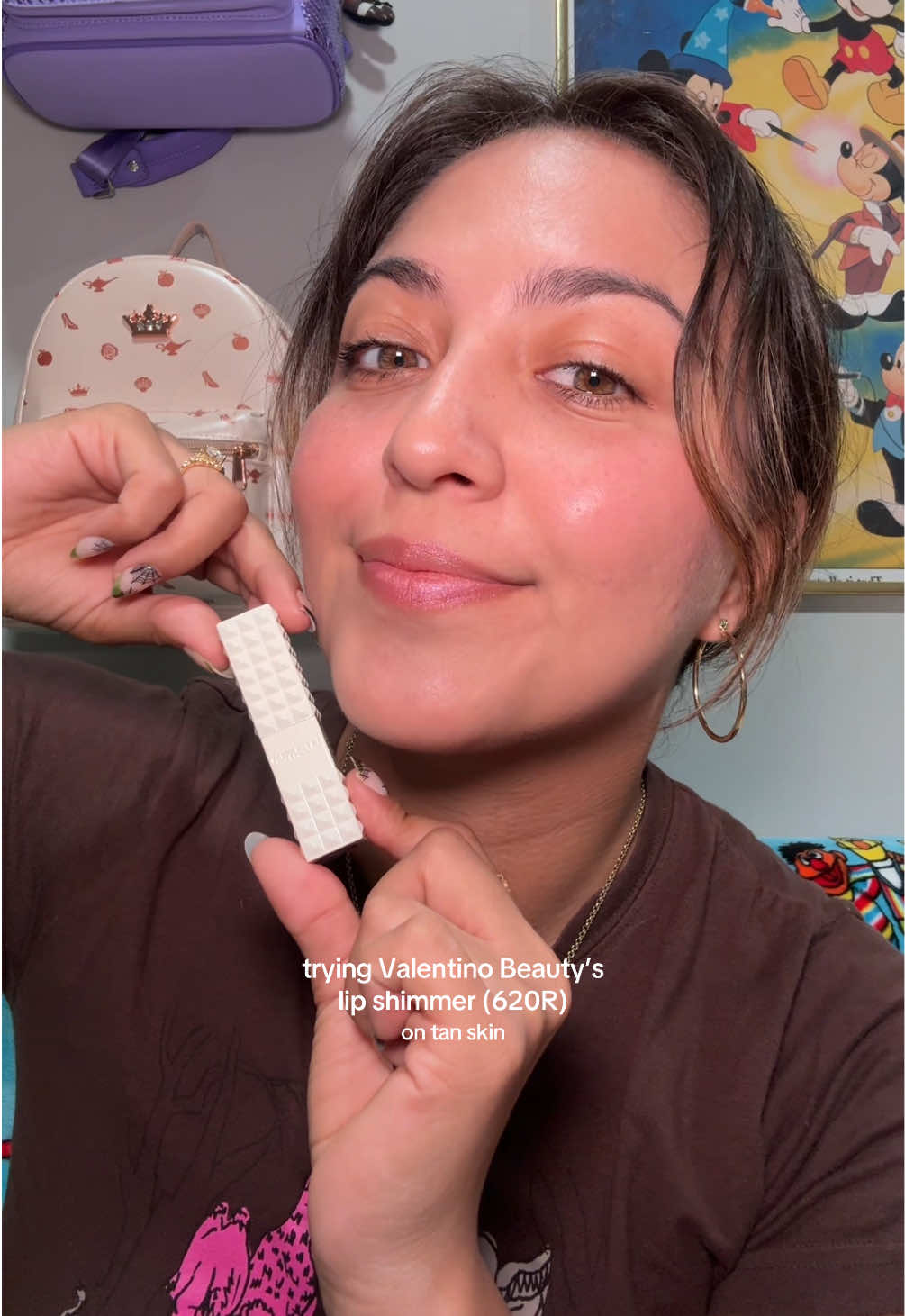 ummm, don’t walk run to get this lipstick. (plus it smells so good!!) #GiftedByValentinoBeauty #HCMxSpikeShimmer @Valentino.Beauty @hercampus #browngirlmakeup #valentinobeauty 