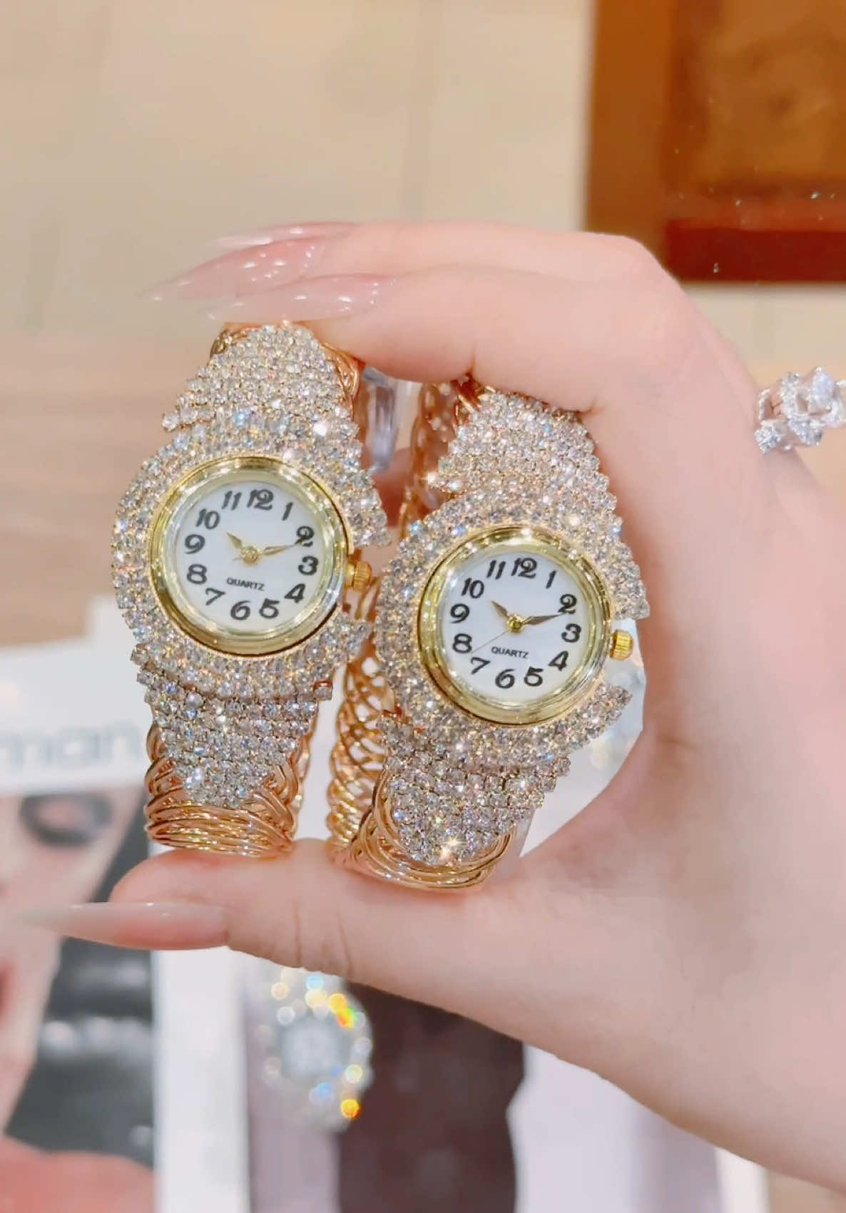 Sáng đẹp lấp lánh chỉ 159k tặng Pin+ Hộp các chị nha #donghodep #hani #trendingtiktok #xuhuong #xuhuongtiktok 