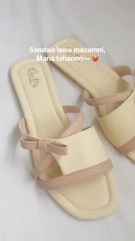 Mana tahannnnnn 🥵🤣 #fyp #sandals  