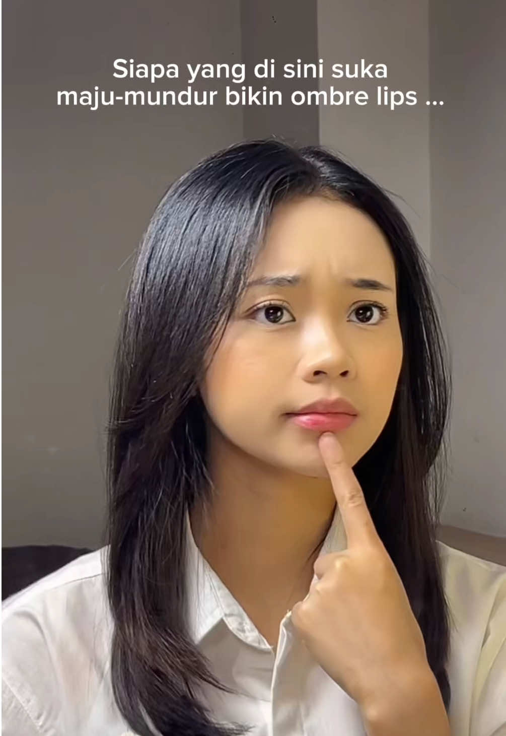 Kadang yang kita takutin tuh gak segitu makjreng-nya kok, berani coba  aja dulu💋 #wardahglastinglip #wardahmattelipcream #mattelip #wardah 