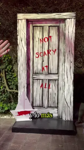 🎈😱 ¡Tienes que ver esto! Visitamos la casa de terror más viral de Lindavista y está brutal. Este año la decoración es 100% temática de Pennywise, con luces rojas, humo, globos y una ambientación que te va a poner la piel de gallina. 💀🎃 Perfecta para venir con tus amigos, tomarte fotos, grabar TikToks y vivir el miedo de cerca 😨📸 📍Ubicada en el corazón de Lindavista, CDMX, y lo mejor: ¡puedes visitarla totalmente gratis! 🔥 No te la puedes perder 👇 👀 ¿Ya la conocías? Cuéntame en los comentarios ➡️ Sígueme para descubrir más lugares increíbles y virales de la ciudad 🌆✨ #pennywise #halloweenmexico #lindavista #casadeterror #fyp 