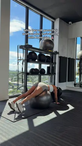 Fiber Coach reads your body like data , no random reps, just progress. #FiberCoach #GymTok #FitGirls #SmartTraining #AIcoaching