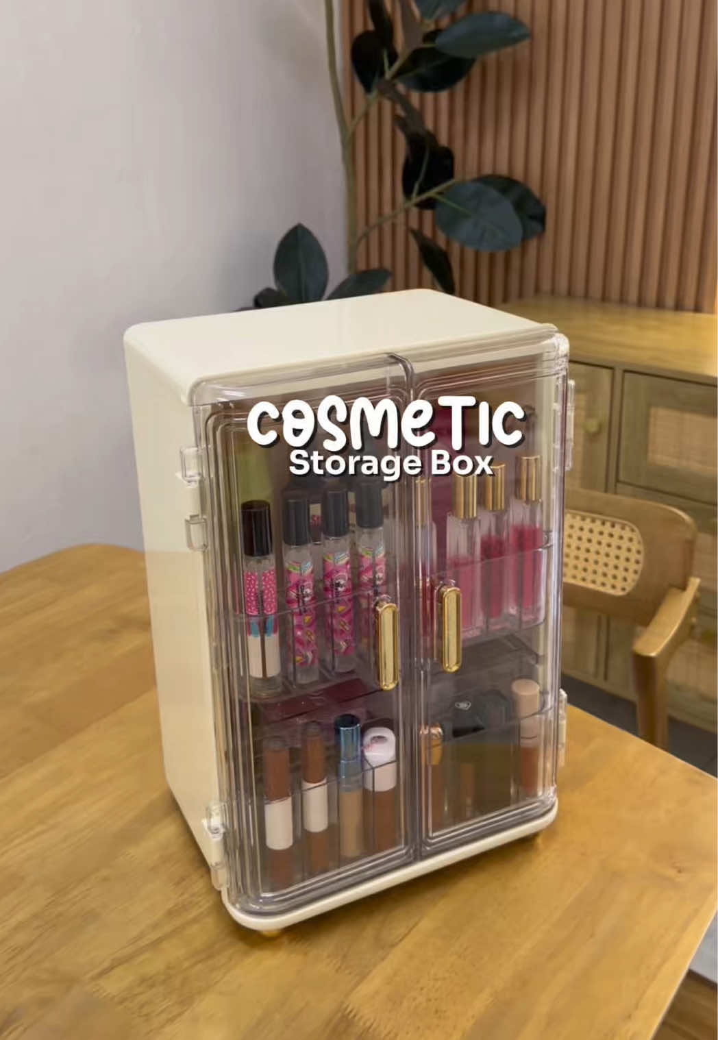 Finally jumpa storage utk letak segala skincare dan brg makeup. Siap bertutup macam ni xdee dah berhabuk atau masuk serangga 😍 #simhome #simhomestorage #skincareorganizer #cosmeticorganizer #storageorganizer