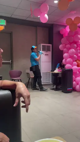 Ni break raman unta ko uyy #jollibee #jollibeecrew 