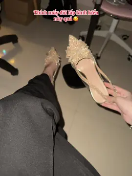 Cao gót nữ màu vàng lấp lánh #giaycaogot #hottrend #xuhuong #thinhhanh #xuhuongtiktokk 