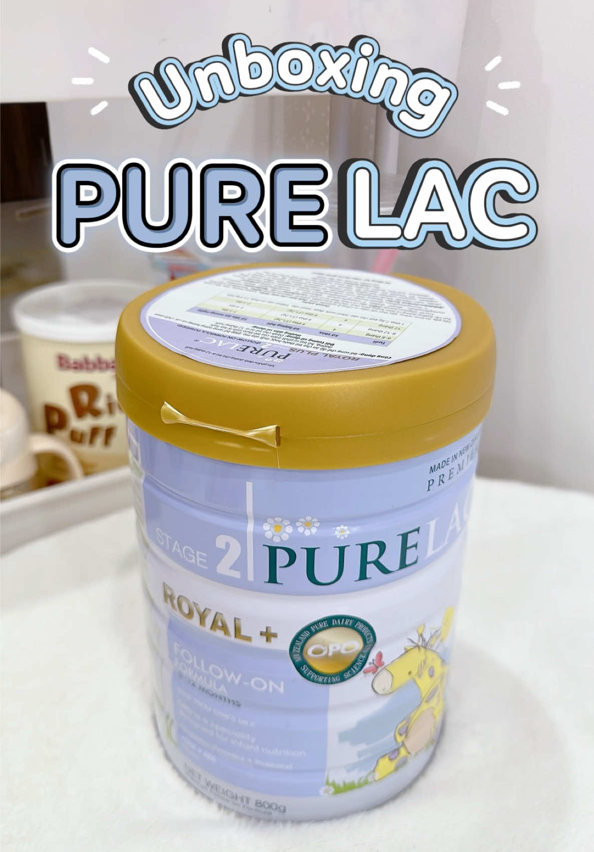 Nghe đồn sữa này đang hot mẹ bỉm nào cũng săn 👀 mở ra coi thử có gì đặc biệt nè! Cảnh báo: Xem xong có thể muốn đặt liền 2 lon 😜 Box sữa quá xịn xò, đúng chuẩn hàng nhập từ New Zealand 🇳🇿  #MomPureDiary #PureLac #NhatkylammecungPureLac