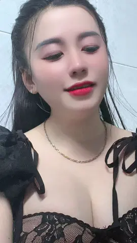 Chúc cả nhà buổi trưa vui vẻ 