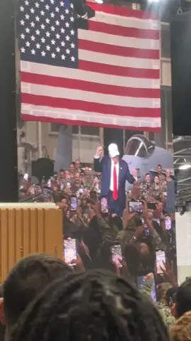 Not gon lie he funny in person😂😂 #japan #militarylife #mrpresident #trumpdance #fyp 