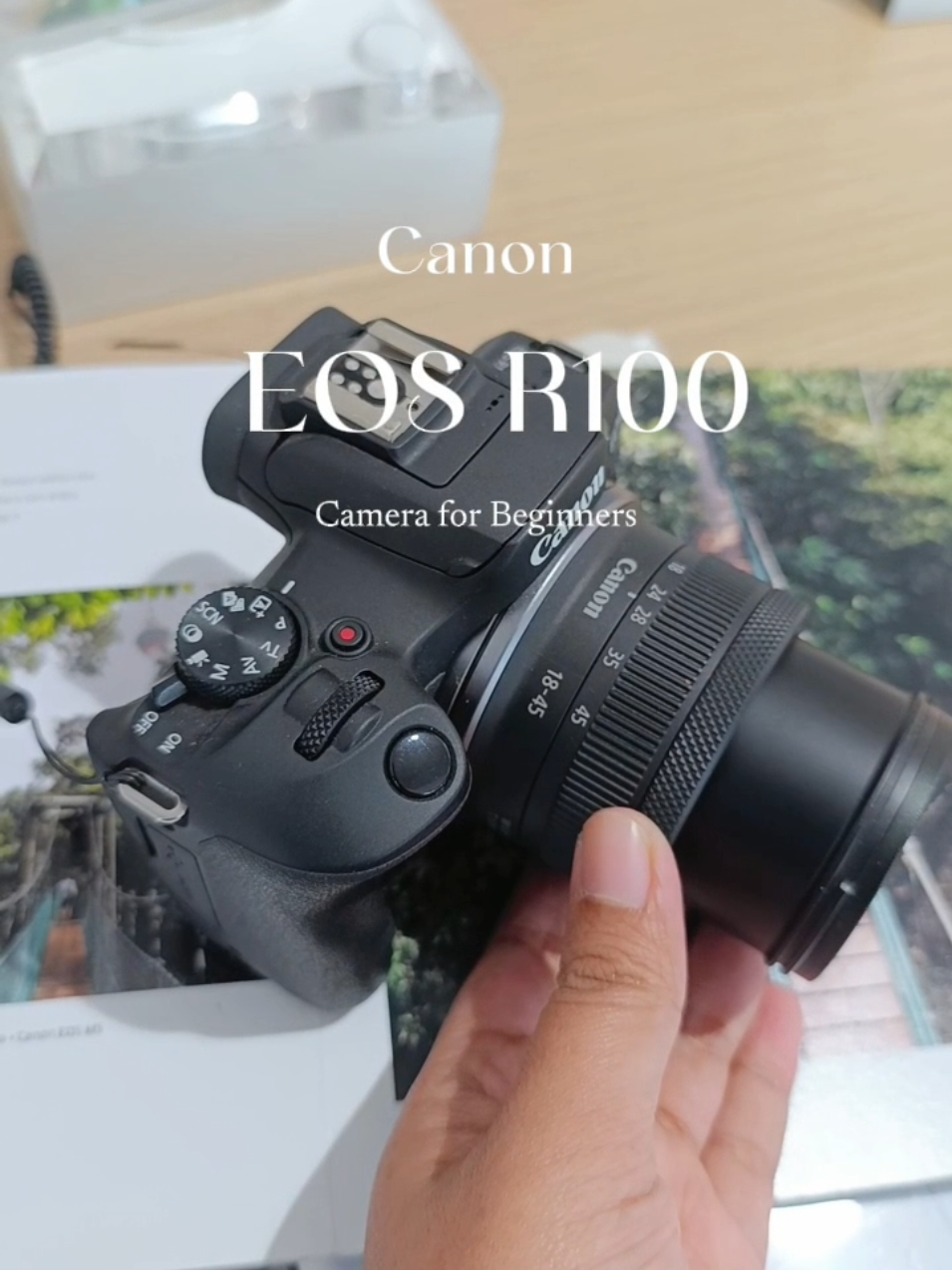 Kamera buat pemula .  langsung checkout keranjang kuningnya ya😄 .  #pantaiphoto #canon #canonr100 #beginnercamera #foryou 