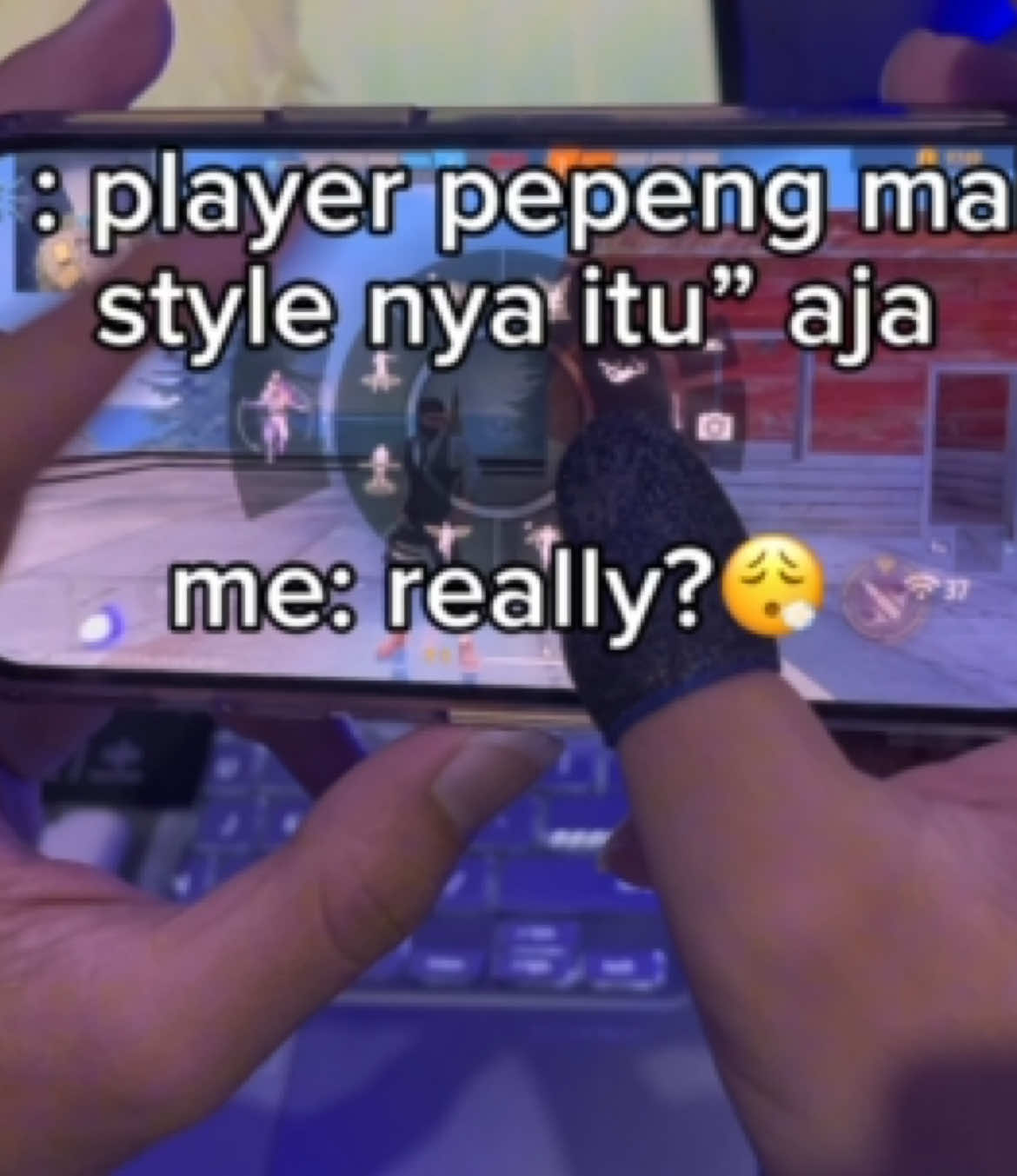 -1 style back jump🥲 @Sarung Jempol King #FreeFire #handcam 