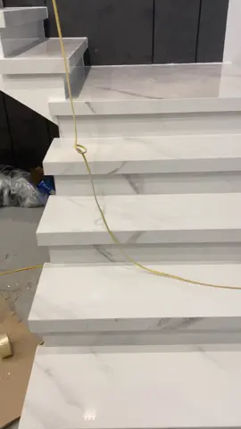 cầu thang đá nung kết mang lại sự trẻ trung và tươi sáng cho ngôi nhà của bạn