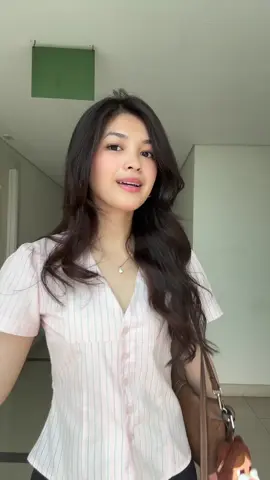 Panas bgt jkt niiii🥵☀️#fyp #OOTD #fashiontiktok 