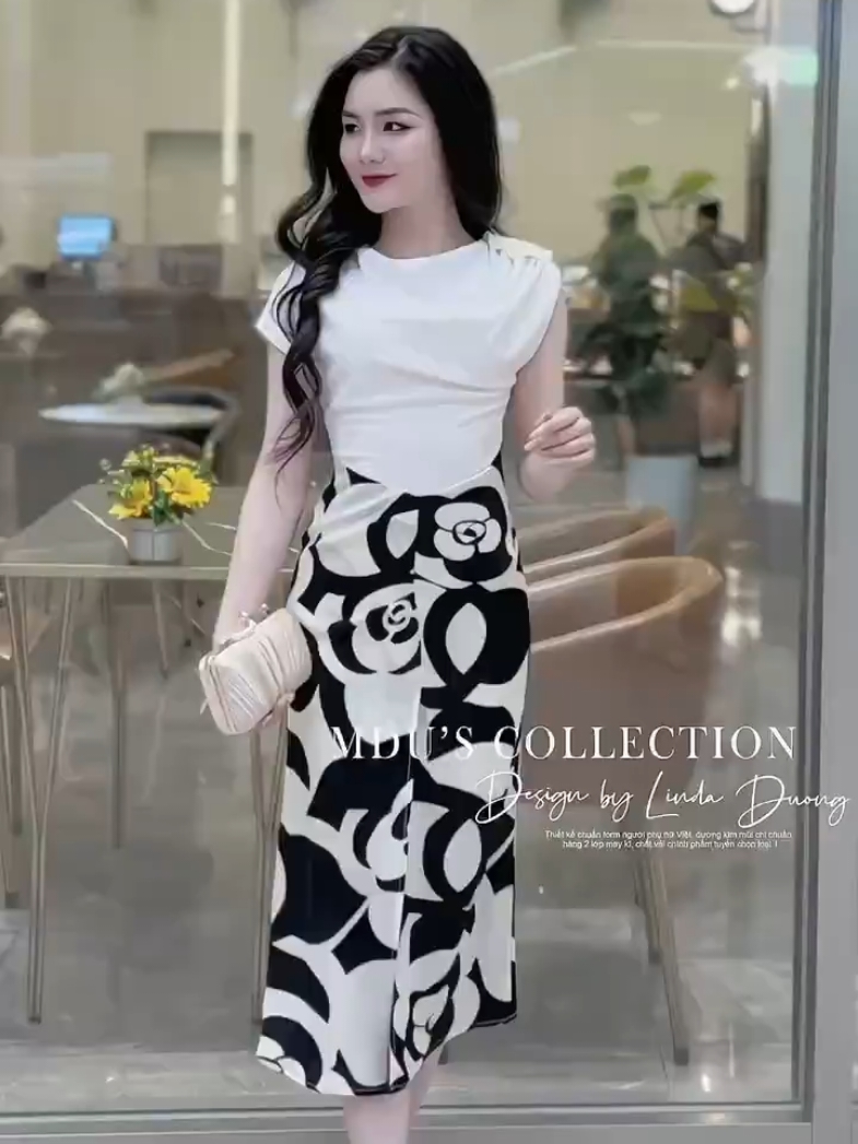Váy Ôm Body MDU3765 Thiết Kế Váy Hoa Hồng Cách Điệu Tôn Dáng Cuốn Hút Từ MDU K47-D2-4 , THIẾT KẾ ĐỘC QUYỀN TỪ THƯƠNG HIỆU MDU Khám phá MDU3765 là mở ra một trang mới của sự thanh lịch và thời trang đích thực. Với thiết kế váy hoa hồng cách điệu, chiếc váy mang đậm dấu ấn cổ điển mà vẫn không kem phần hiện đại. Chiết eo cao tôn vinh vẻ thon gọn của vóc dáng, khoe đôi chân dài mượt mà. Điểm nhấn đặc biệt là bông hoa thủ công tinh tế được đặt trên vai trái, tạo điểm nhấn mềm mại và quyến rũ cho bộ trang phục#thoitrang #thoitrangcongso #thoitrangcaocap #aovest 