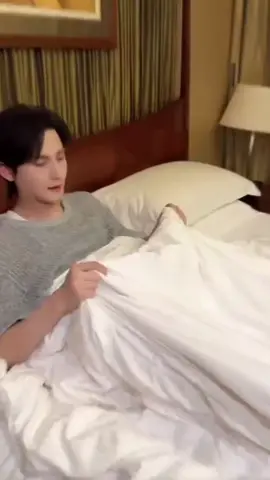 Btw, sampingnya kosong Kira-kira siapa ??🤣🤣 #Desire4 #I4Cream #OceanJiang #JiangLi #LiPeiEn 