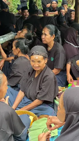 KALAU MAU MENIKAH, PILIH ORANG KAJANG MANIS KUENYA, ENAK MAKANANNYA.