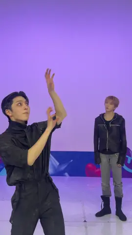 Alright, 미쳐봐 w/ #운학 @BOYNEXTDOOR  #KINO #키노 #BOYNEXTDOOR #보이넥스트도어 #BND #WOONHAK #EGNOB #DIRTYBOY #KINO_DIRTYBOY #fyp