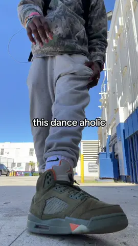 #fyp #viral #trendingdance #yb #aholic 