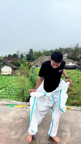 Baju hujan APD murah tetapi masih berfungsi dan kelihatan menarik #jashujanmurah #jaspancuran #jashujan #SiPalingAffiliate #ModalKontenDoang