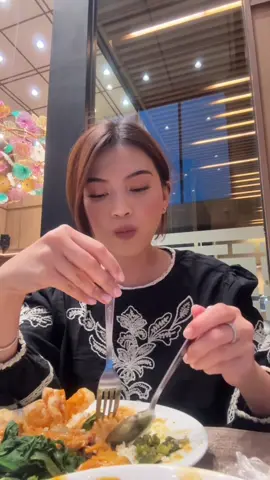 kayaknya yang udah follow aku dari lama tau secinta apa aku sm make over lip glazed 🥲🤣💘 beneran setiap hari aku pake 🫰🏻🙏🏻 #glazedsnackdown 